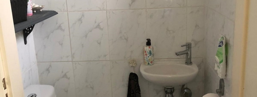 Toiletruimte Vinkeveen, foto van situatie voor renovatie