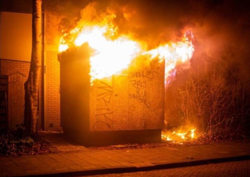 verwijderen van transformatorhuis na brand